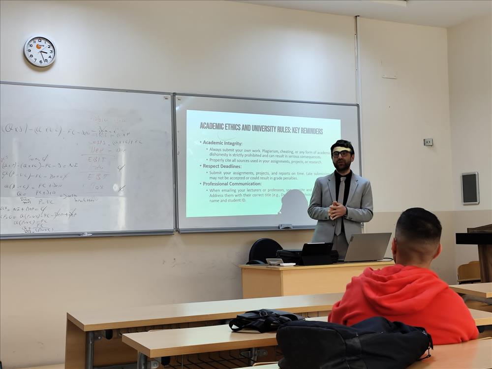 Uluslararası İlişkiler Bölümü’nün lisans öğrencilerine yönelik düzenlediği "Mentor Öğrenci Aktivitesi" kapsamında, doktora öğrencimiz Mahmut Can Özdemir tarafından "Akademik Etik" konulu bir atölye çalışması gerçekleştirildi