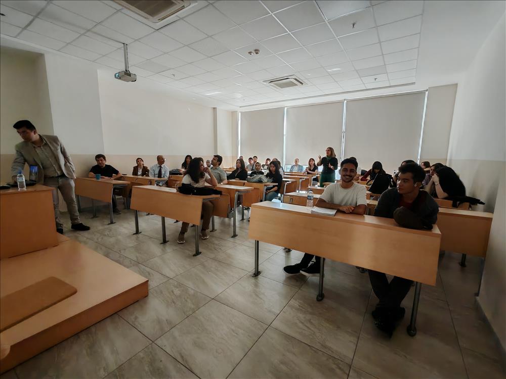 Yalova Üniversitesi Uluslararası İlişkiler Bölümü Oryantasyon Toplantısı Gerçekleştirildi